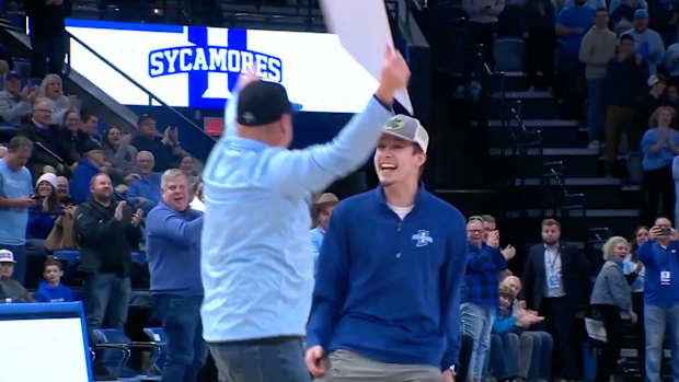 Indiana State fan celebrates after winning $10,000